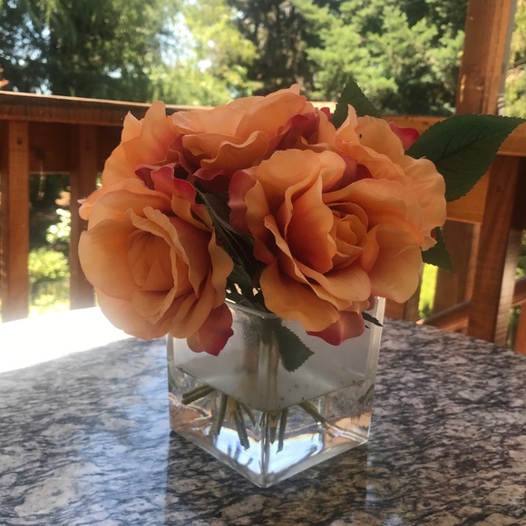 Peach Roses Floral Decor - Picture 1 of 5